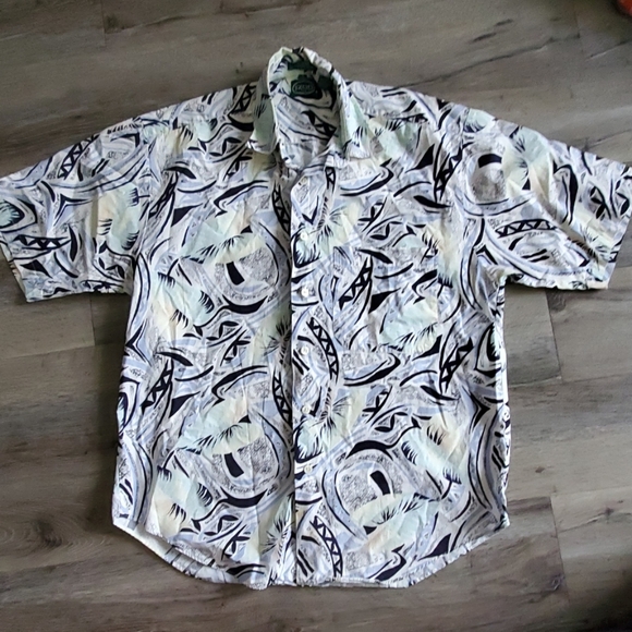 Izod Other - IZOD Tropical Print Short Sleeve Button Up